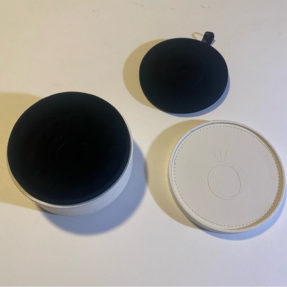 Pandora faux leather jewelry case GUC, might be a retired model 4 1/2”x 2 1/2” - Picture 12 of 12